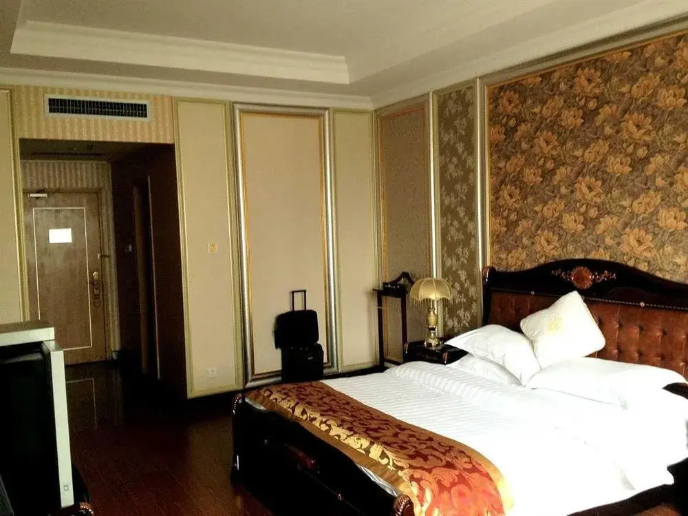 KB-Crown Hotel