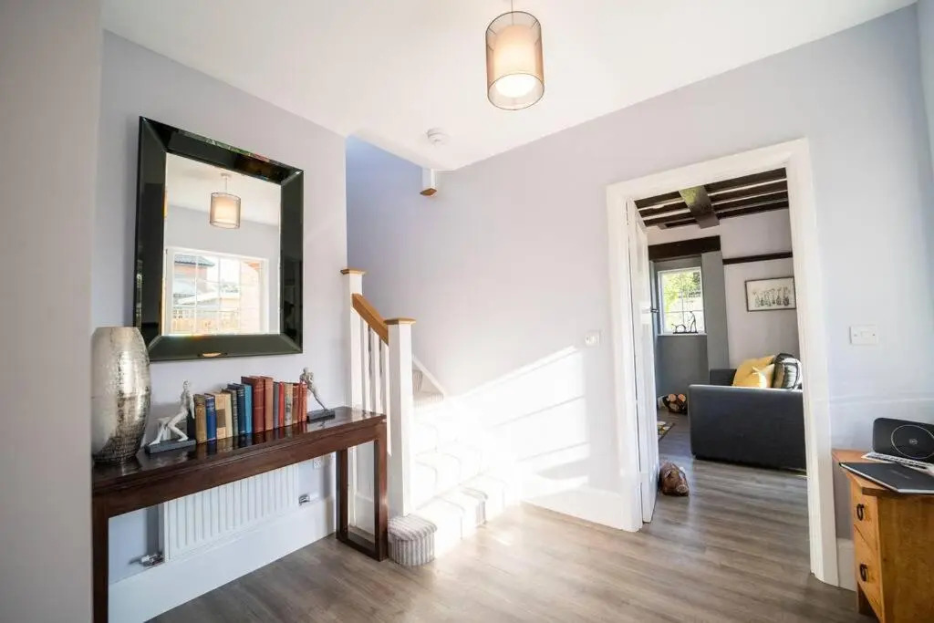 The Cedars, Cromer, a 7.5 minute walk to the beach