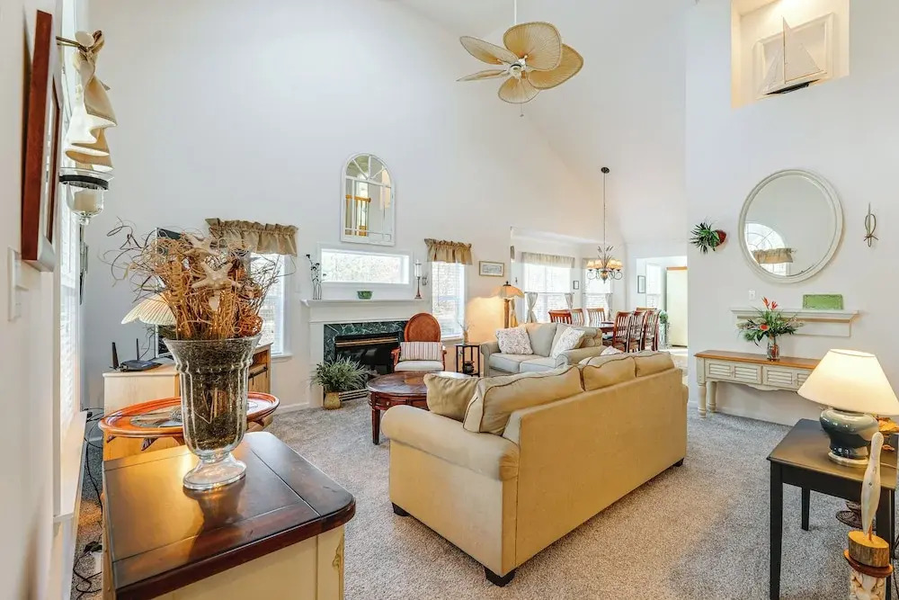8 Mi to Beach: Ocean Pines Home Near Marina & Golf