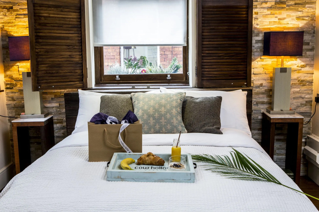 The Cow Hollow Hotel