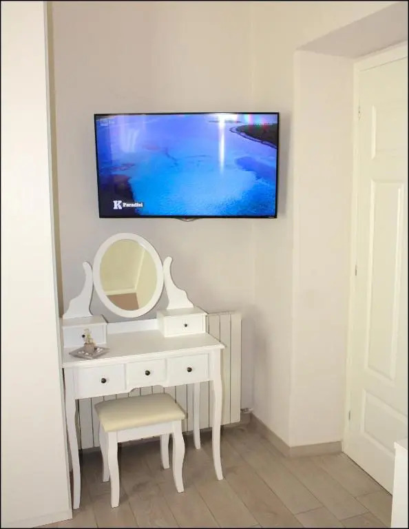 Big Central Room (Adults Only)