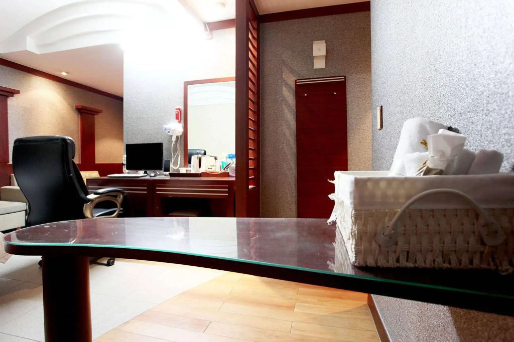 Luxury Hotel