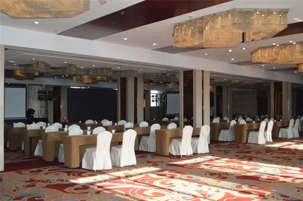 Chun Xue Four Seasons Hotel