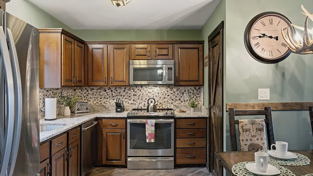 Sunbird Lodge by Avantstay Gated Community + Indoor Pool Access + Fitness Center + Tennis Court