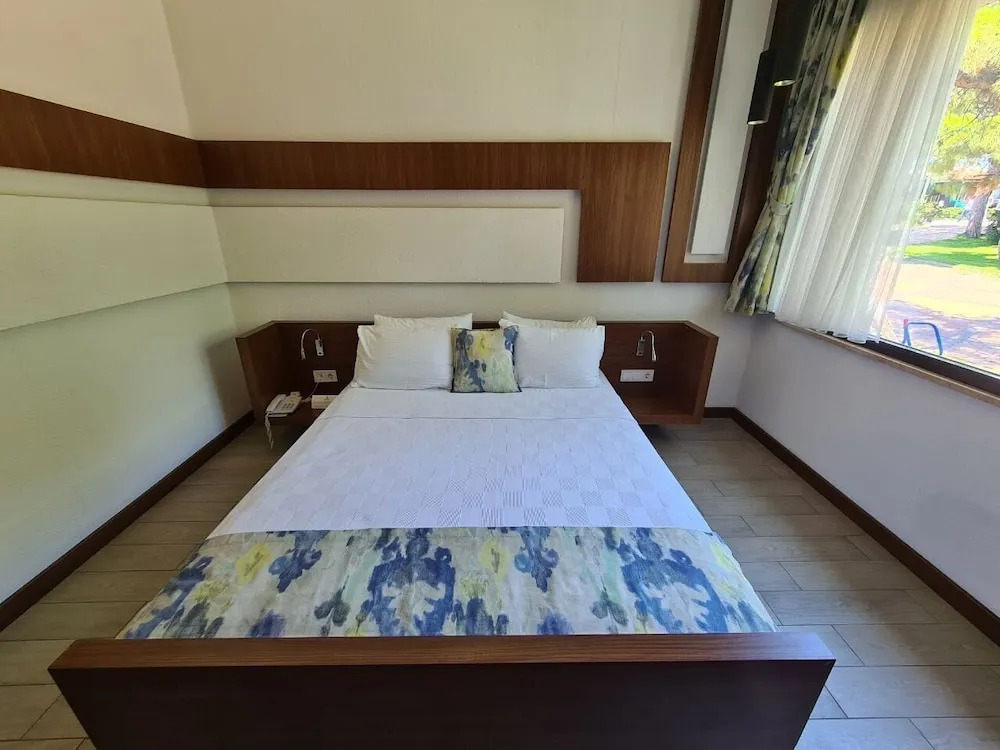 Karakas Hotel