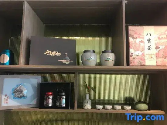 Junlan Yuejing Hotel (Yinchuan Yuehaiwan CBD Lanshan Park)