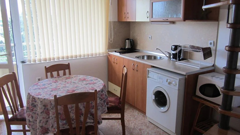 Mavrova Guest House