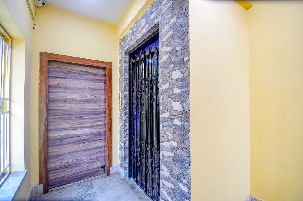 FabHotel New Dream Palace - Nr Acropilose Mall And Ruby Hospital