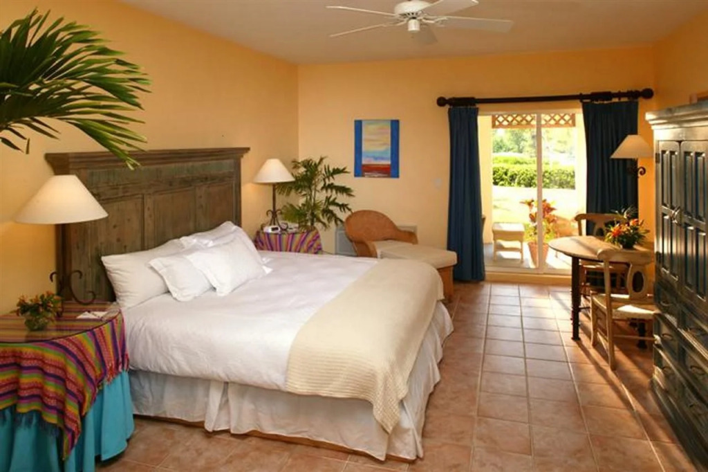 Pelican Bay Hotel