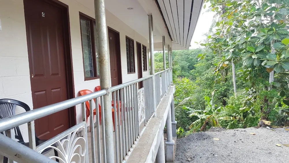 Uili's Farm House