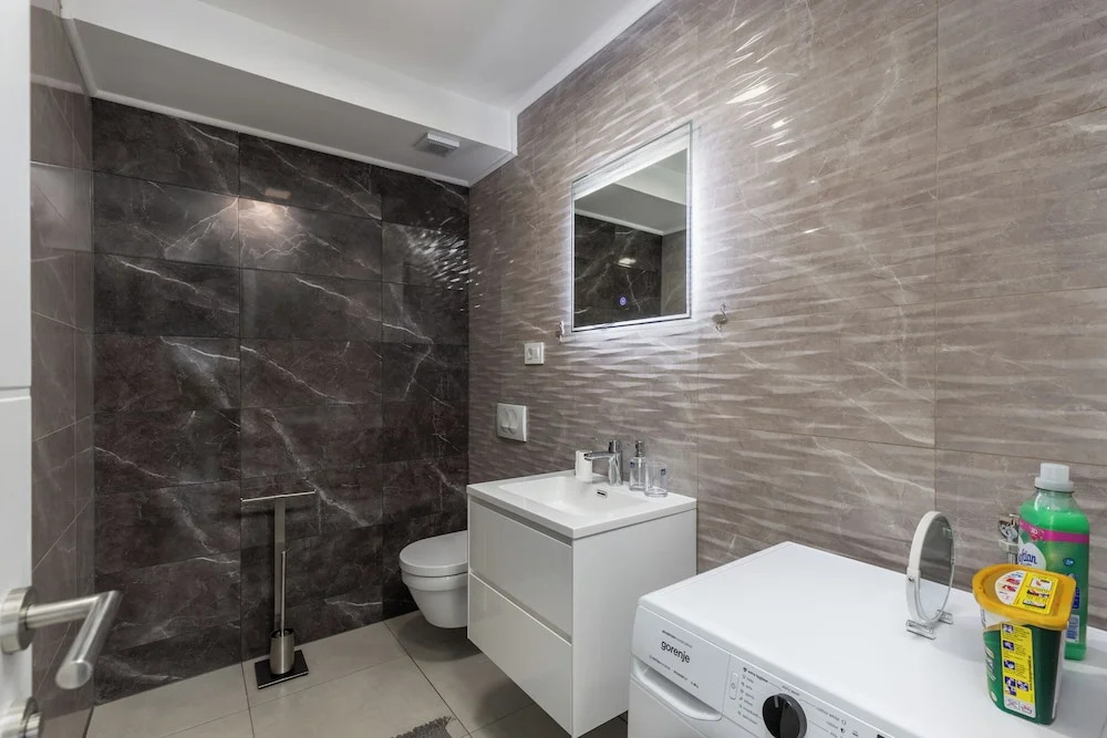 Spacious Pool Apartment Crikvenica