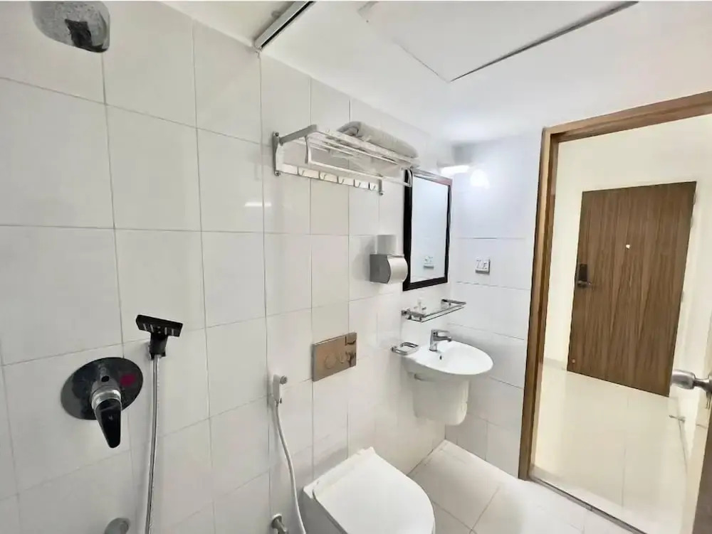 500sqft 7 Luxury Apartment for 4 people
