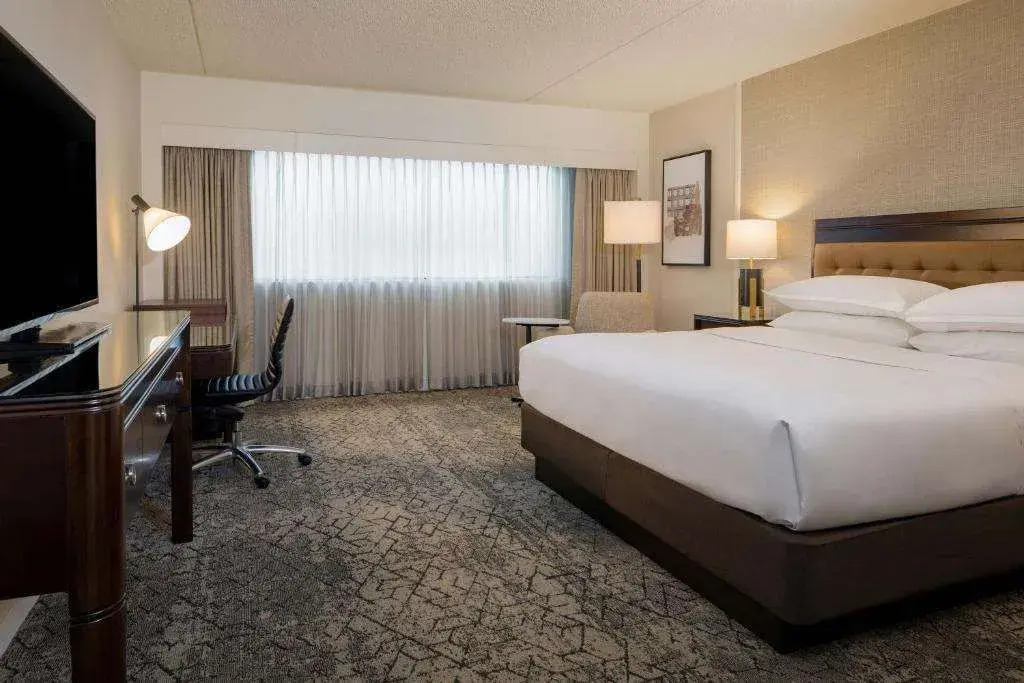 Crowne Plaza Detroit Metro Airport