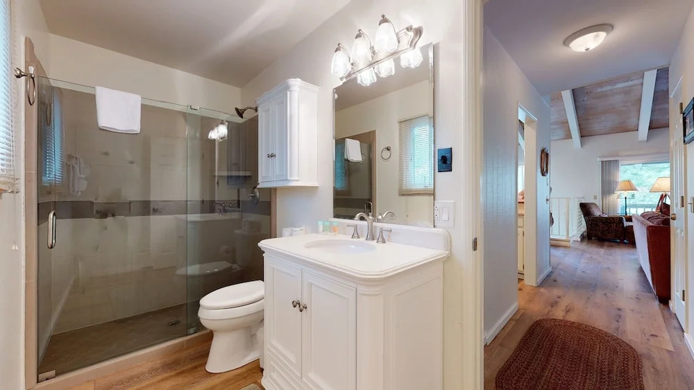 Chateau Sierra #41 3 Bedrooms 2 Bathrooms Condo