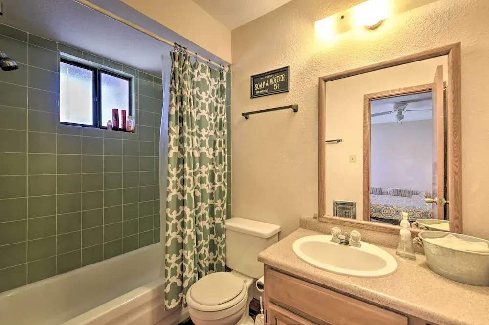Quaint Angel Fire Townhome: 1/2 Mi to Ski Slopes!