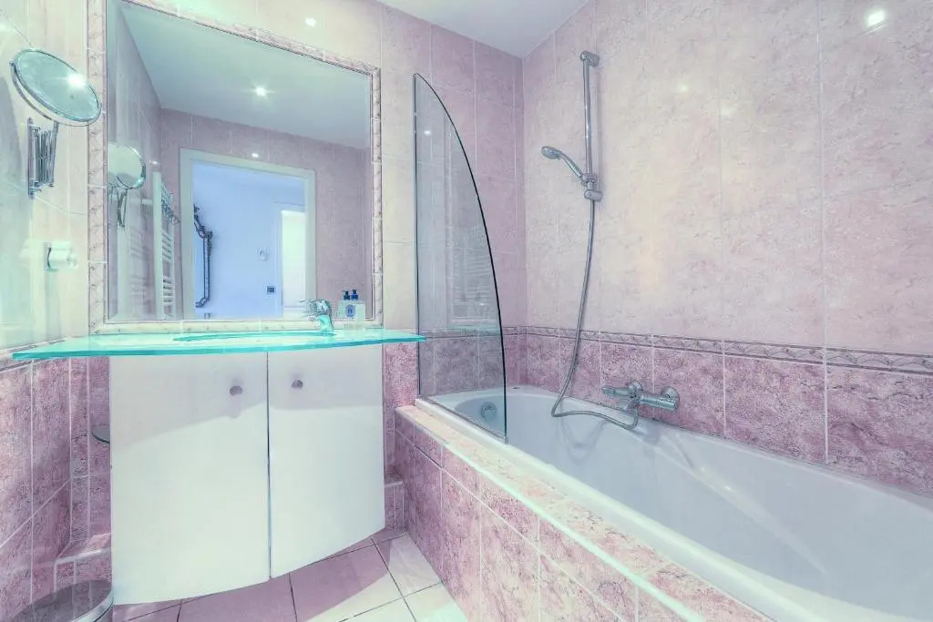 IMMOGROOM - Sea view - Terrace- Swimming-Pool - 1 min from the beach