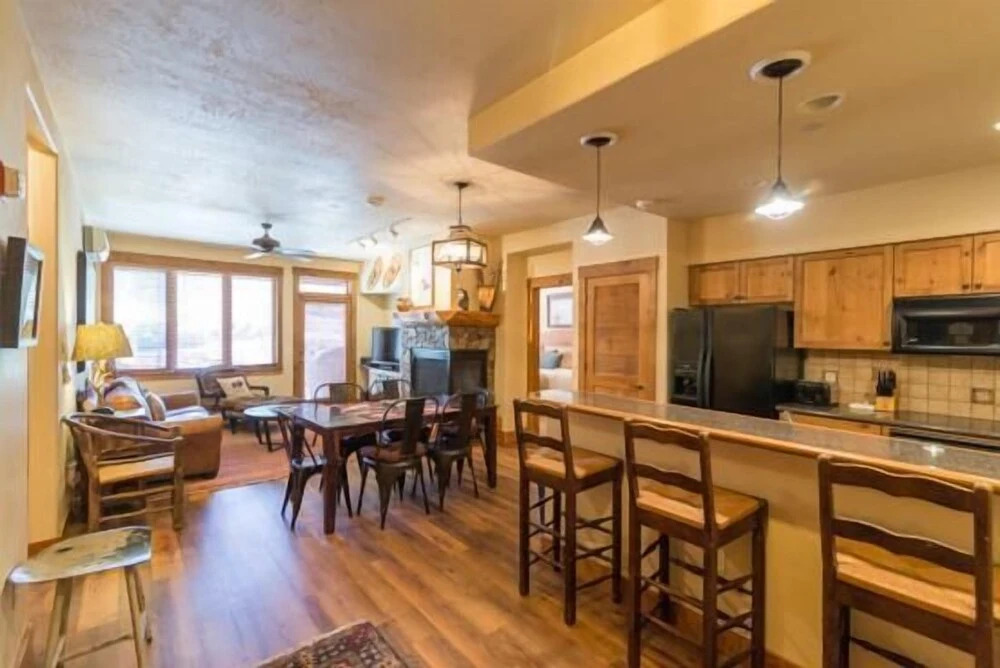 2106 Timberline Lodge, Trappeur's Crossing Apartment 2