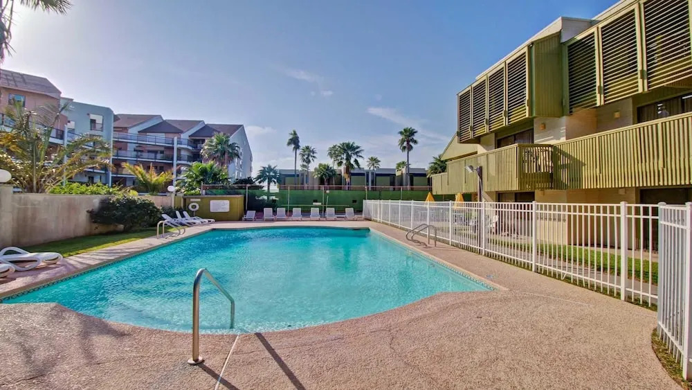112 - 1 Br Condo