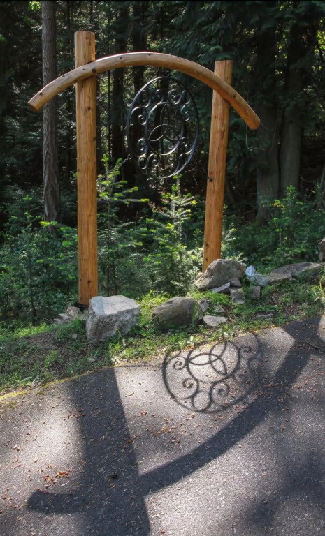 Salmonberry Inn