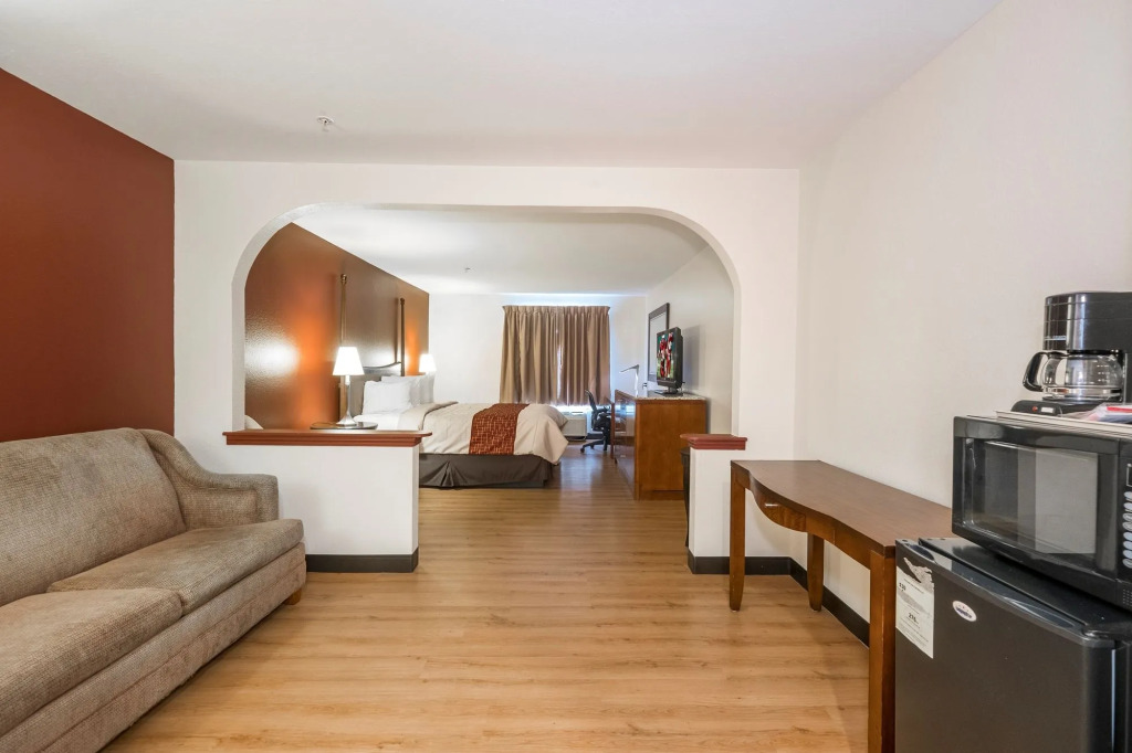 Red Roof Inn & Suites Biloxi - Ocean Springs