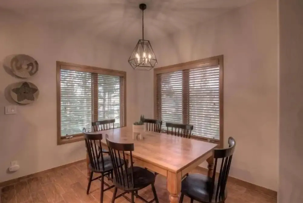 Snowflake Lift Neighborhood - 3 Bedroom Condo - 1 Block to Lift!