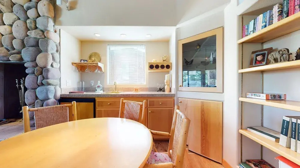 Mammoth West 137 Updated Deluxe Condo, Just A Short Walk to Canyon Lodge by RedAwning