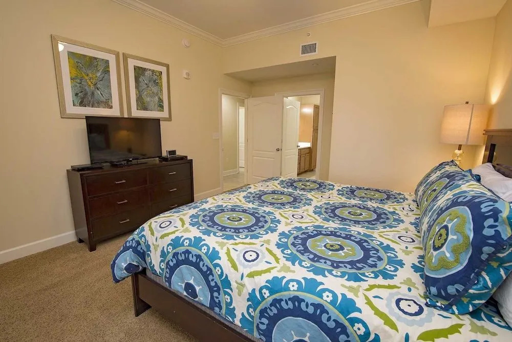 Phoenix West II 2807 3 Bedrooms 4 Bathrooms Condo
