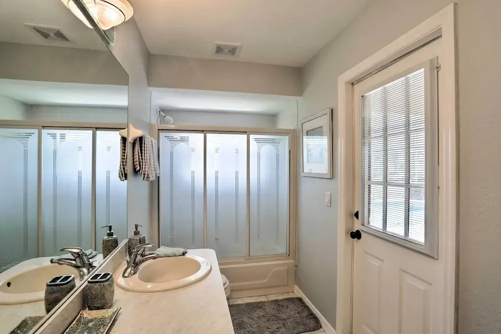 Cape Coral Abode - Near Sun Splash Park & Beach!