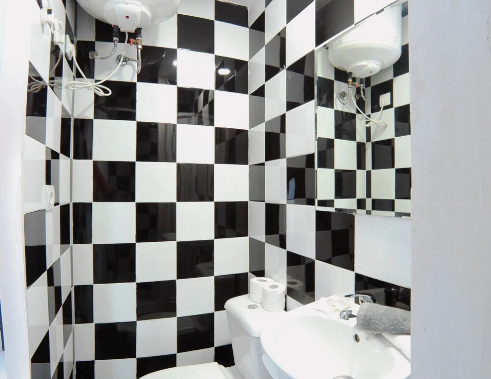 Estudio en bajos y patio int 4m2 en Puerta del Angel AZBB2