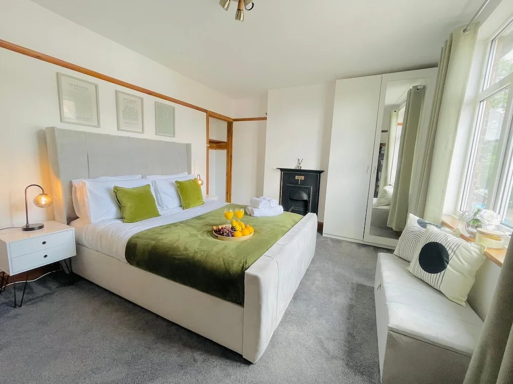 4-bed House Sleeps 7 With Garden