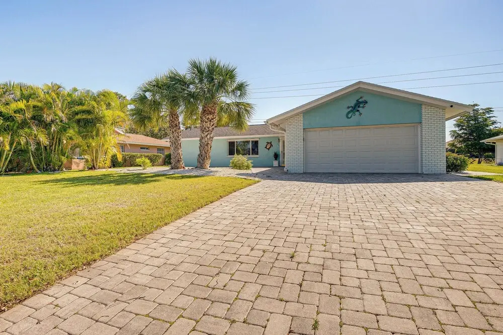 5 Mi to Beaches: Spacious Bradenton Home!