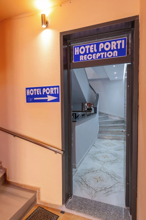 Hotel Porti