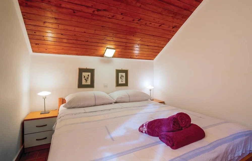Stunning Home In Njivice With Wifi