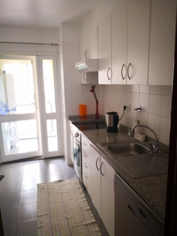 Impeccable 4-bed Apartment in Funchal