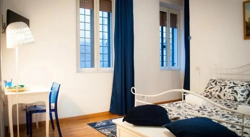 Romainblu