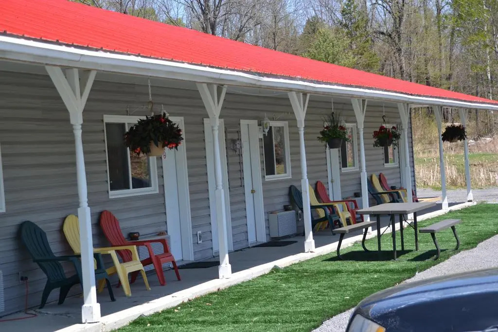 Calabogie Motor Inn