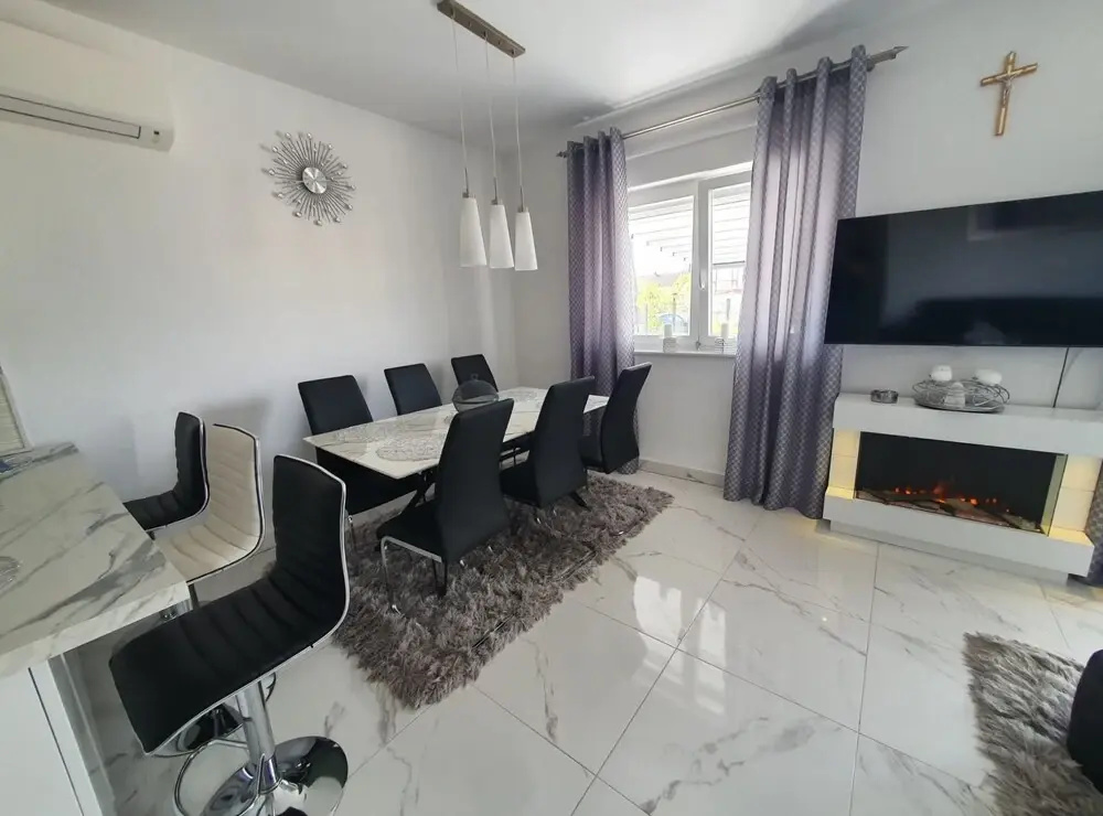 GUESTHOUSE Kastel Novi