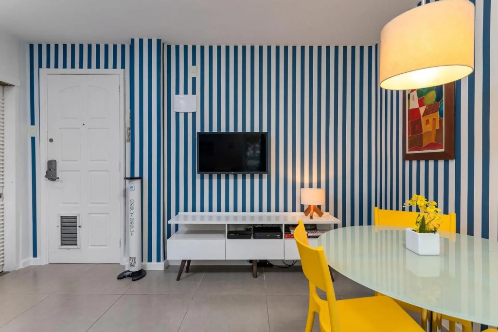 Concept Studio a 200m PRAIA de IPANEMA - Home Office Wi-Fi ilimitado 35mbps, NetFlix, Ar Condicionado, Cozinha Completa