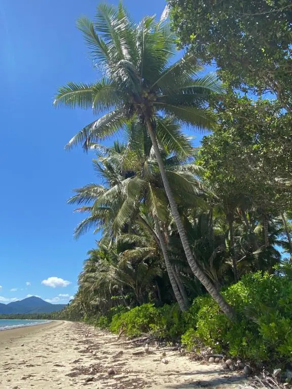 Entire 2 bedroom townhouse - Four Mile Beach Escapes - your home away from home