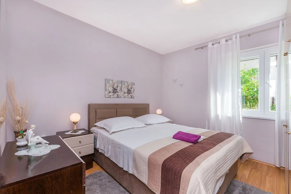 Apartment and Rooms Tatijana