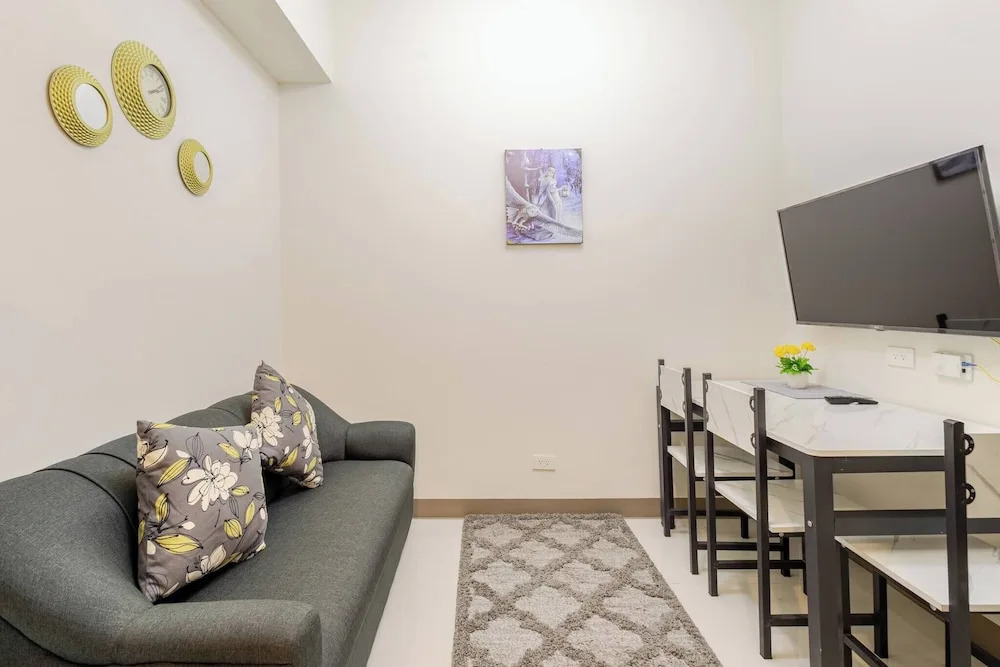 Luxurious Bayview 2BR Near MOA Picc CCP Free Wifi