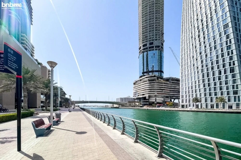 Scintillating Marina View From 1BR Apt