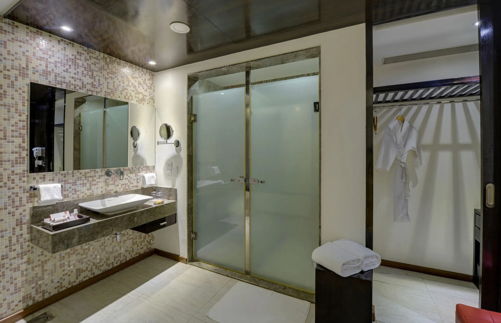E Hotel