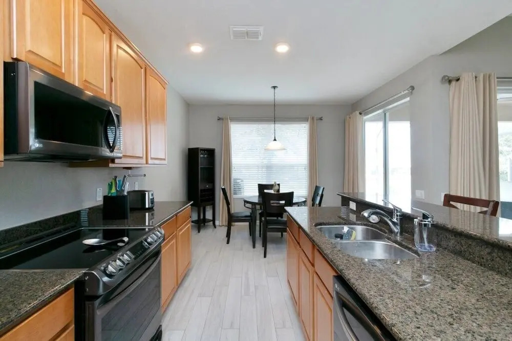 4 Bed / 4 Bath Villa on Windsor Hills Home