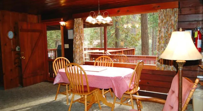 RedAwning Cabin #8 Nugents Nest
