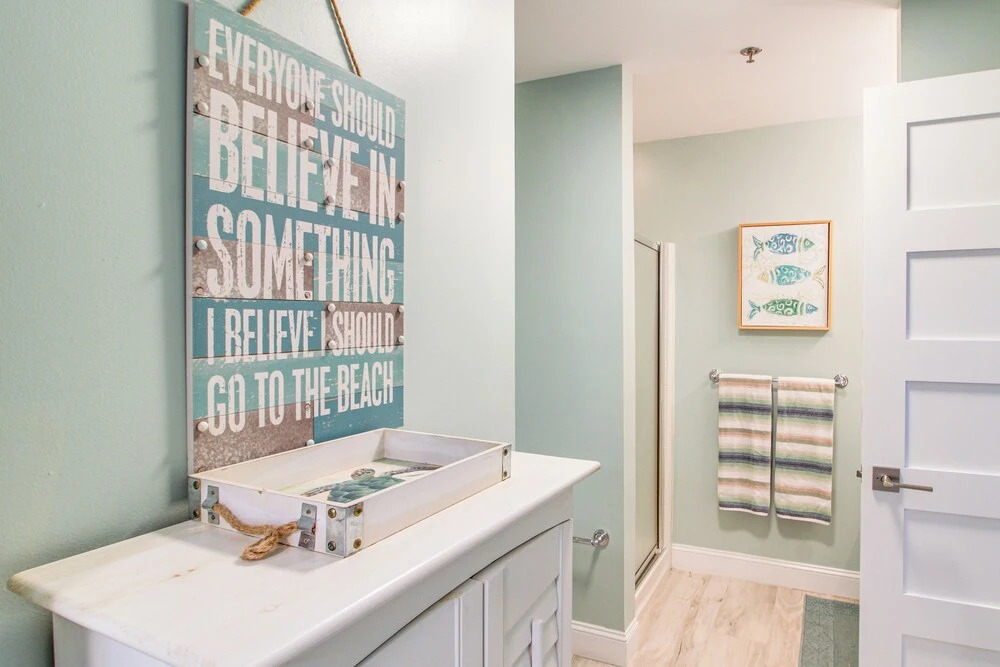 Okaloosa Island Escape: Bayfront Condo Near Beach