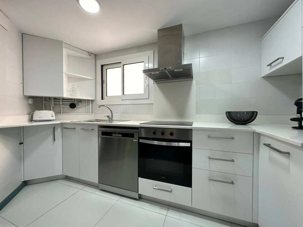 Agi Avenida Apartments