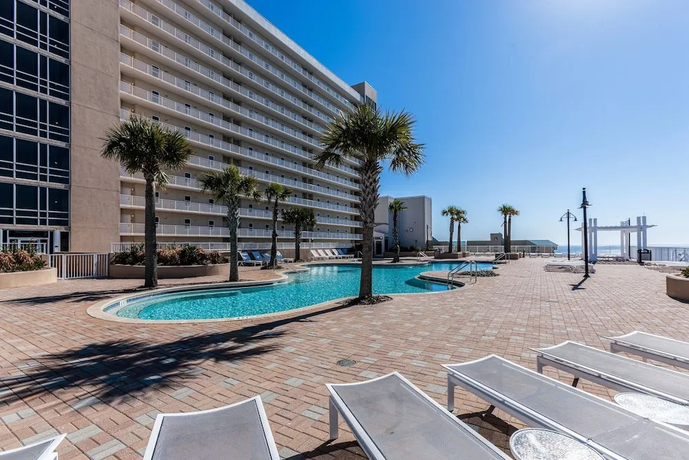 Gulf-view W/ 5 Pools & Private Beach Access 2 Bedroom Condo
