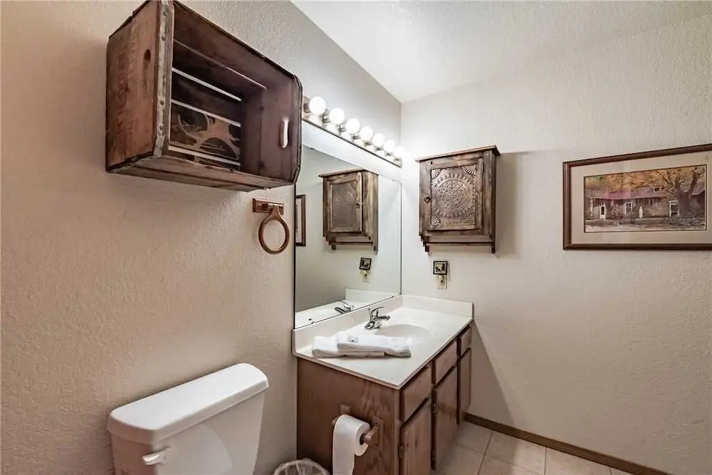 Fort Getaway - Three Bedroom Cabin with Hot Tub