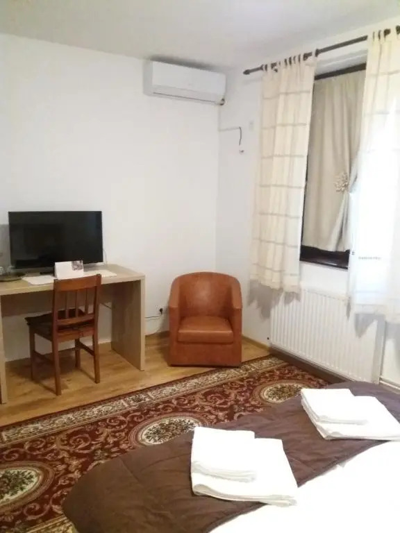 Casa Cu Pridvor